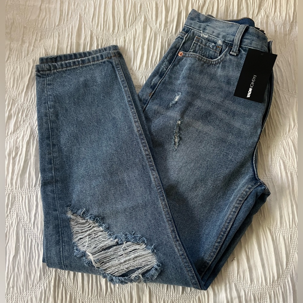 NWT Sz 7 Fashion Nova Distressed Mom Jeans